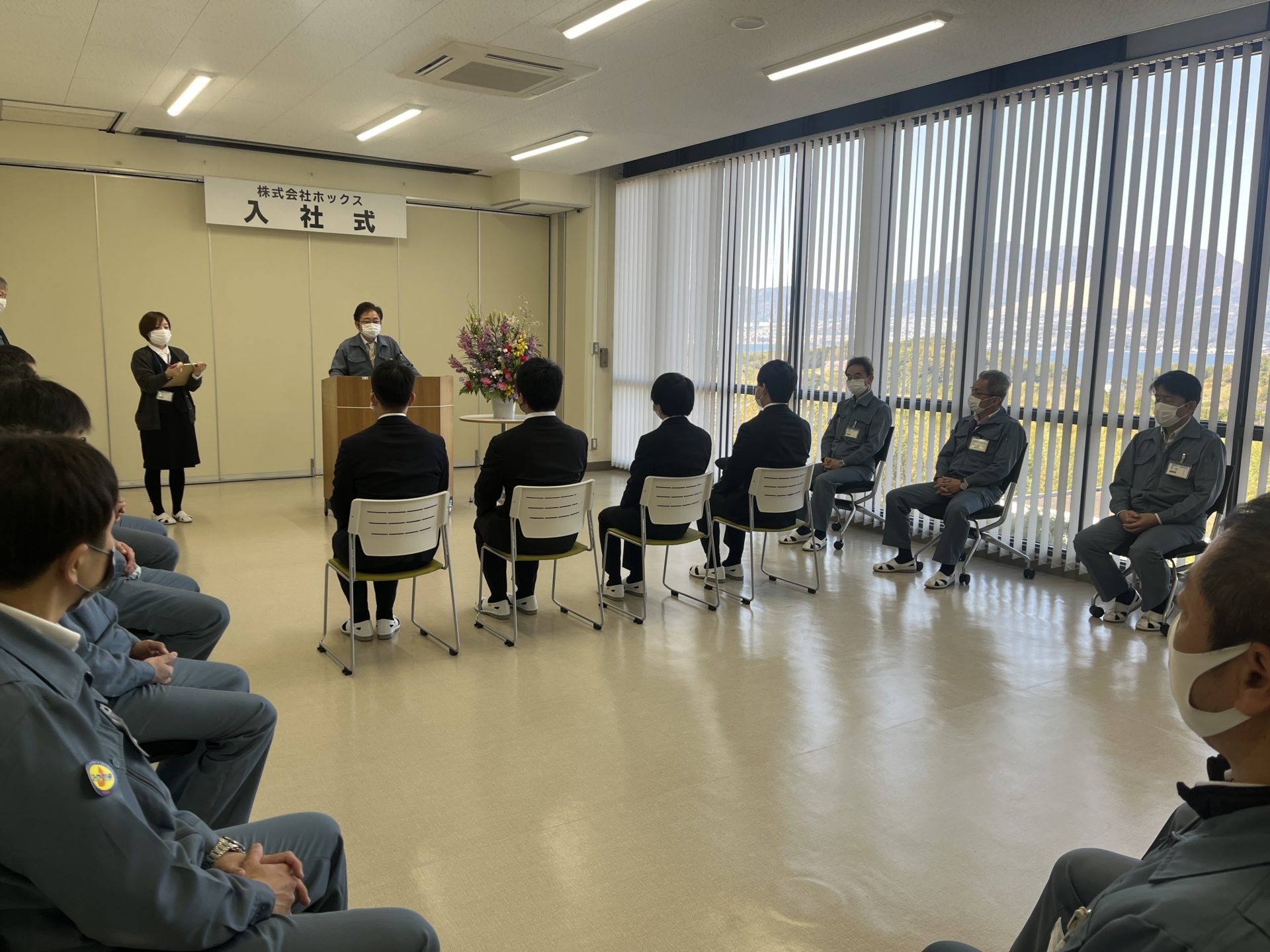 ２０２２年度入社式を執り行いました。
